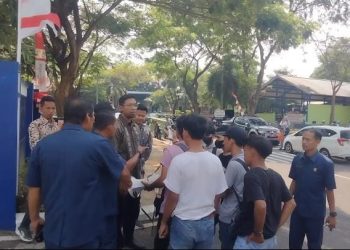 Sikapi masalah Proyek Irigasi Cibinuangeun, Mahasiswa Aksi di PUPR Banten