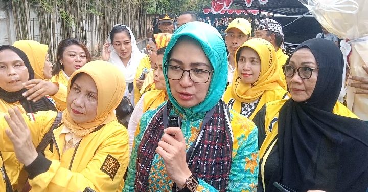 Airin-Ade Sumardi Daftar ke KPU Banten