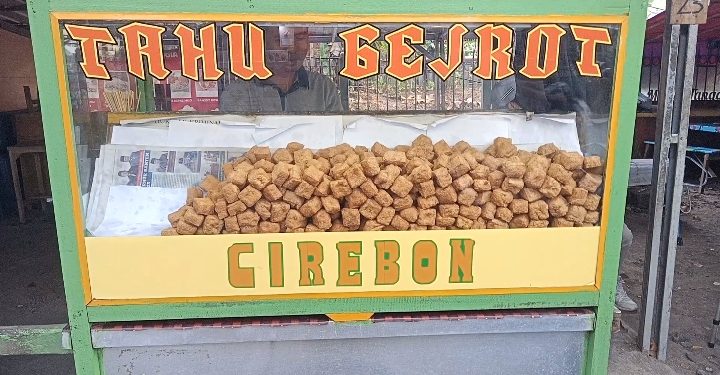 Bisnis Tahu Gejrot di Kota Serang sangat menjanjikan