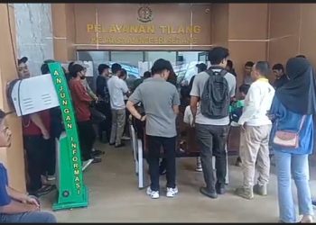 Pelanggar Bayar Tilang 70 Ribu rupiah di Kantor Kejari Serang