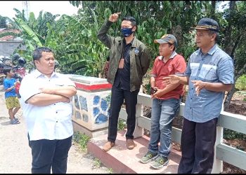 Aliran Sungai Calingcing tertimbun Tanah merah Proyek