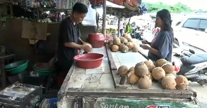 Harga Kelapa Butir di Kota Serang tembus 17 ribu rupiah