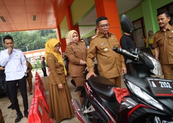 Pelayanan di Samsat Malingping ditinjau Andra Soni