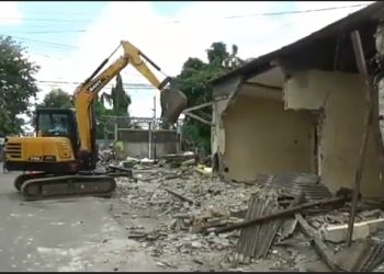 Bayar sewa lapak di Tanah PT KAI 7-15 Juta rupiah pertahun