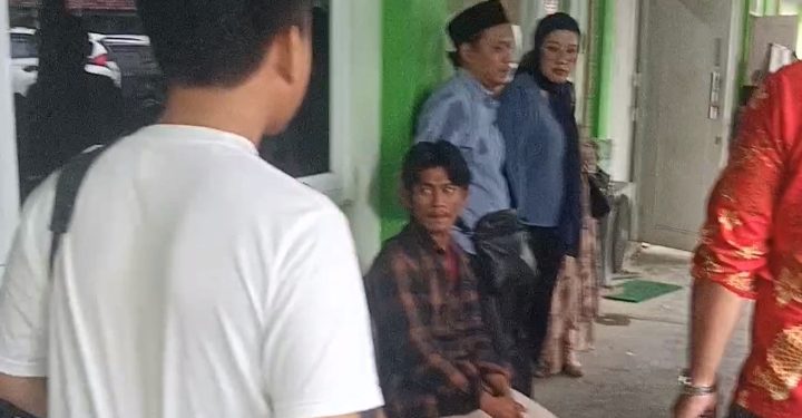 Puluhan Ijasah Alumni Ponpes Aldzikri Kota Serang Ditahan