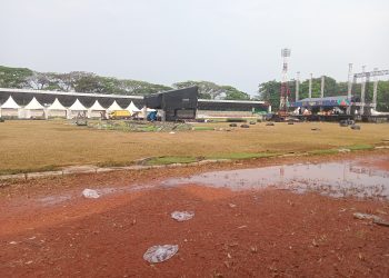 Konser Musik Rusak Rumput Stadion MY Kota Serang