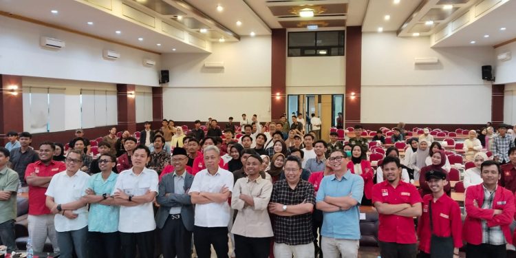 Di Acara Diskusi Publik LMND Banten Agus Jabo Sebut Serakahnomics Musuh Terbesar Bangsa