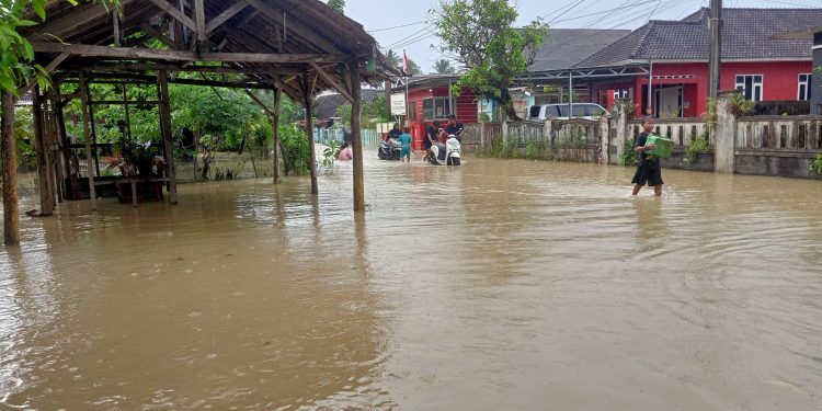 Ratusan Rumah Warga Di Desa Cipedang Terendam Banjir