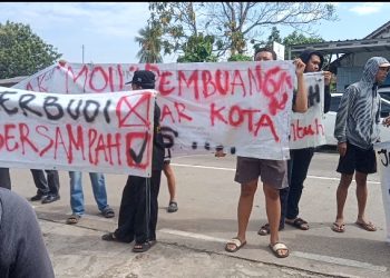Warga Tolak Sampah Tangsel Dibuang Ke TPAS Cilowong