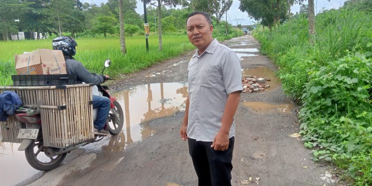 Jalan Di ibukota Provinsi Banten Rusak Parah