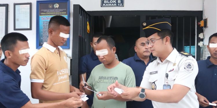 Lapas Klas IIA Serang Bagikan Voucher Wartelsuspas
