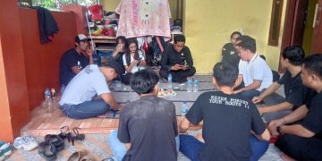 The Jakmania Serang Anggota Viking,Dua Anggota Viking Terluka